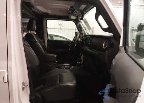 2023 Jeep Wrangler Sahara 4Xe z USA, uszkodzony, nr VIN 1C4JJXP6XPW641653